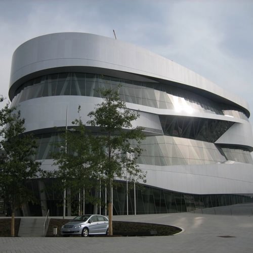 [photo:Mercedes-Benz Museum]